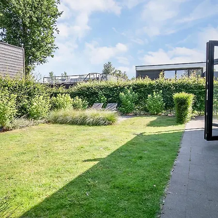 Holiday home Cube Exclusiv - Lakehouse With Lakeview Hulshorst