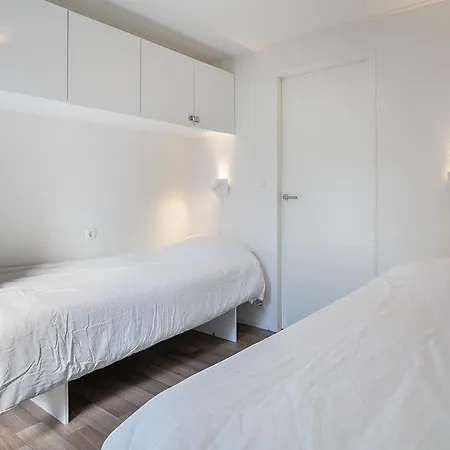 Cube Exclusiv - Lakehouse With Lakeview Holiday home Hulshorst